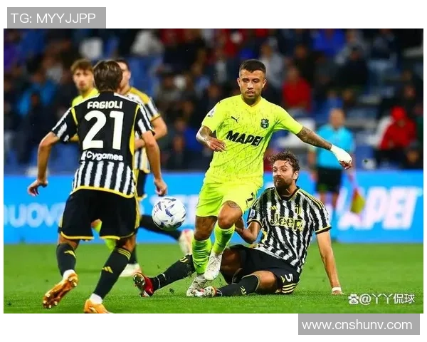 欧冠激战巴萨与尤文图斯战成平局逆转瞬间引发全场热潮战术分析